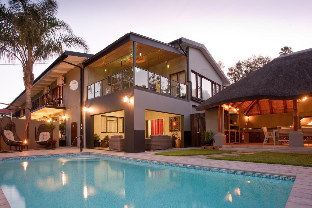 Miles B&B Guest House Oudtshoorn Dış mekan fotoğraf