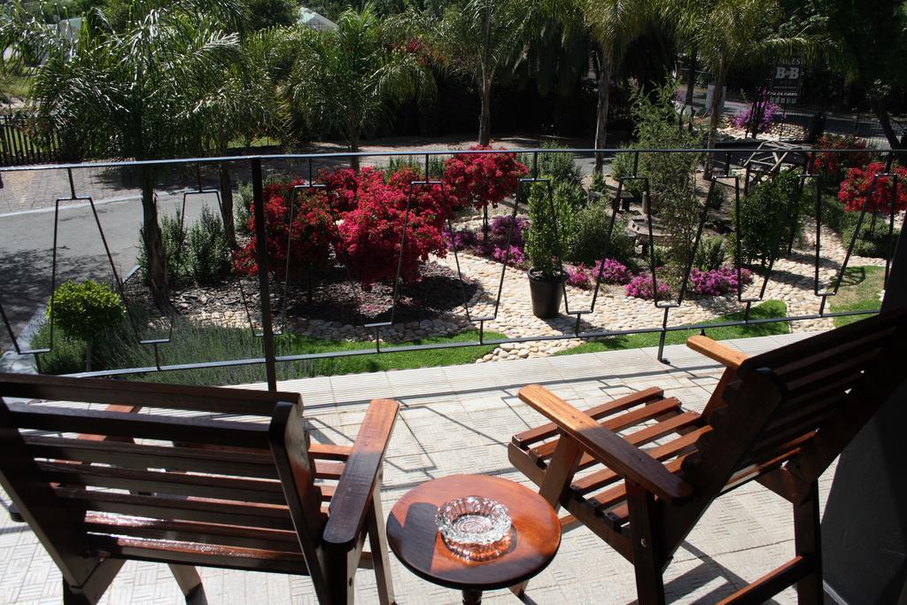 Miles B&B Guest House Oudtshoorn Dış mekan fotoğraf