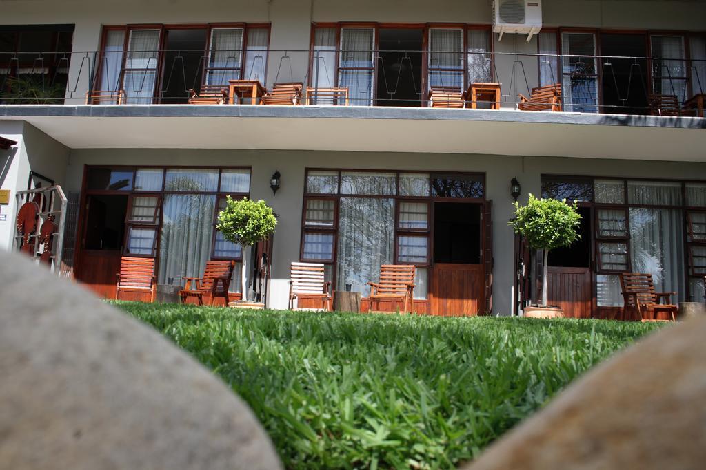 Miles B&B Guest House Oudtshoorn Dış mekan fotoğraf