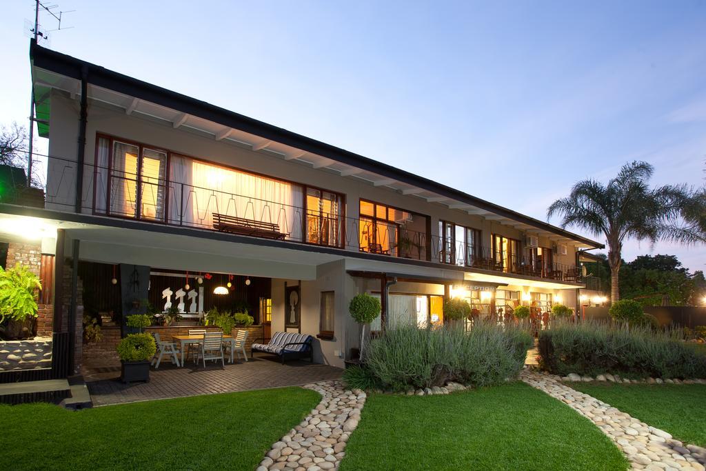 Miles B&B Guest House Oudtshoorn Dış mekan fotoğraf