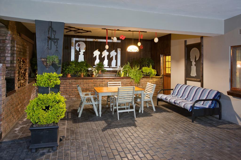 Miles B&B Guest House Oudtshoorn Dış mekan fotoğraf