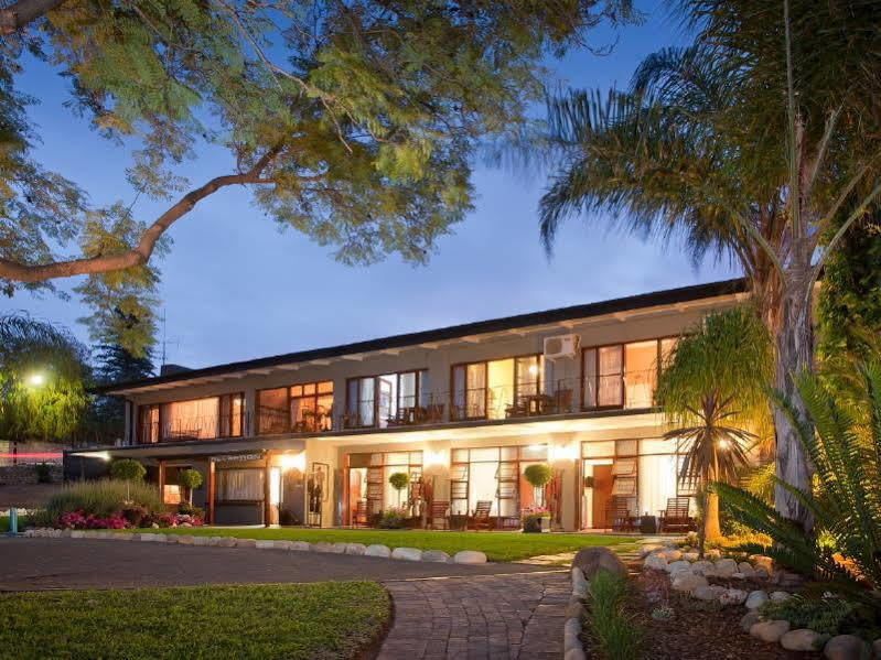 Miles B&B Guest House Oudtshoorn Dış mekan fotoğraf