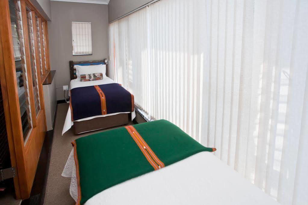 Miles B&B Guest House Oudtshoorn Dış mekan fotoğraf