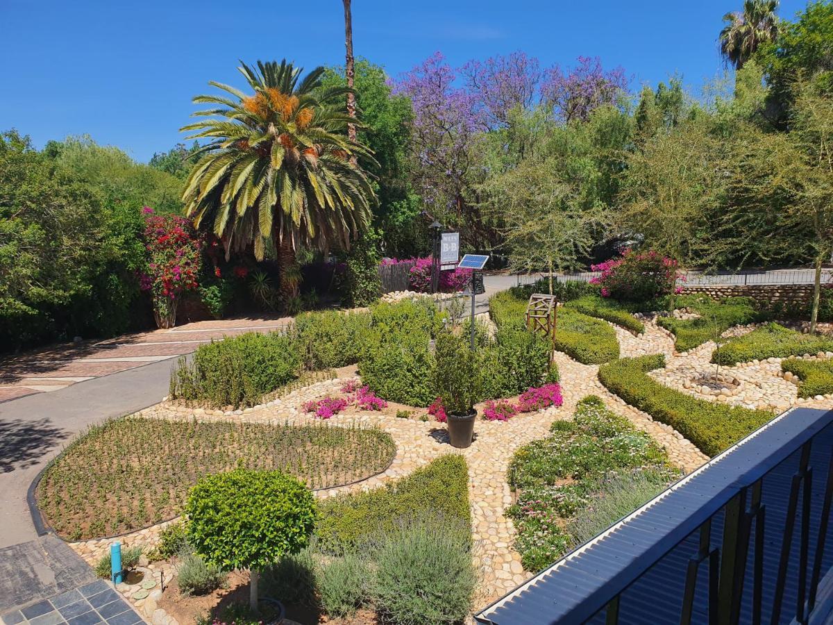 Miles B&B Guest House Oudtshoorn Oda fotoğraf